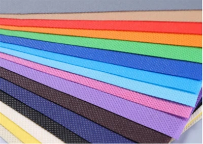 Sự khác biệt giữa vải polyester và vải không dệt là gì?